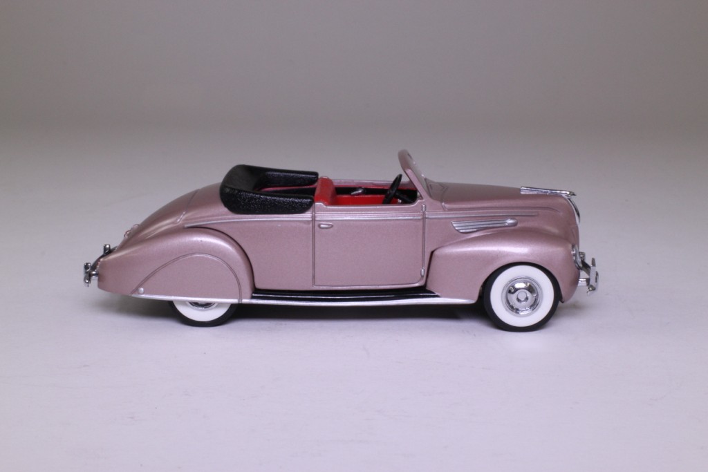 Matchbox Collectibles DYM35180; 1938 Lincoln Zephyr Convertible; Cars Of The Rich & Infamous Collection